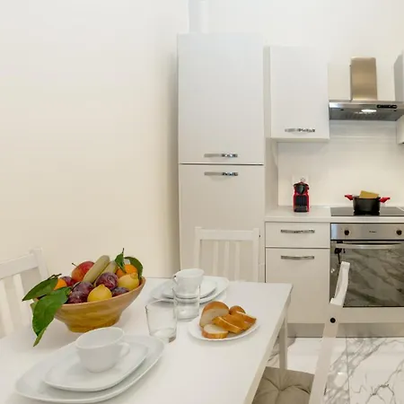 Bright '44' Cosy And Apartamento Milán