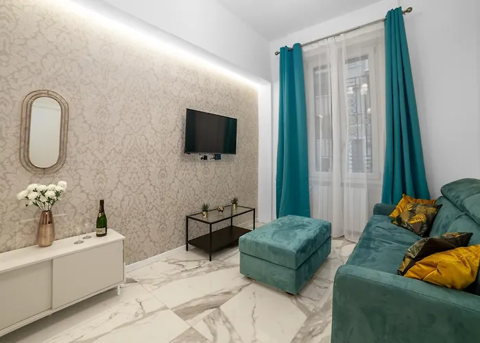 Bright '44' Cosy And Milán